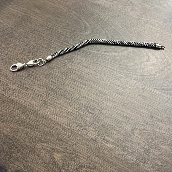 Brighton jewelry box and seven bracelets with various charms - Picture 4 of 11